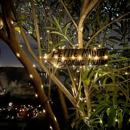Charmante Petite Maison Avec Vue Panoramique, En Centre Historique, Proche D'Avignon, Ancienne, Renovee, Climatisee, Terrasse, Parking Public Gratuit ヴィルヌーヴ・レ・ザヴィニョン エクステリア 写真