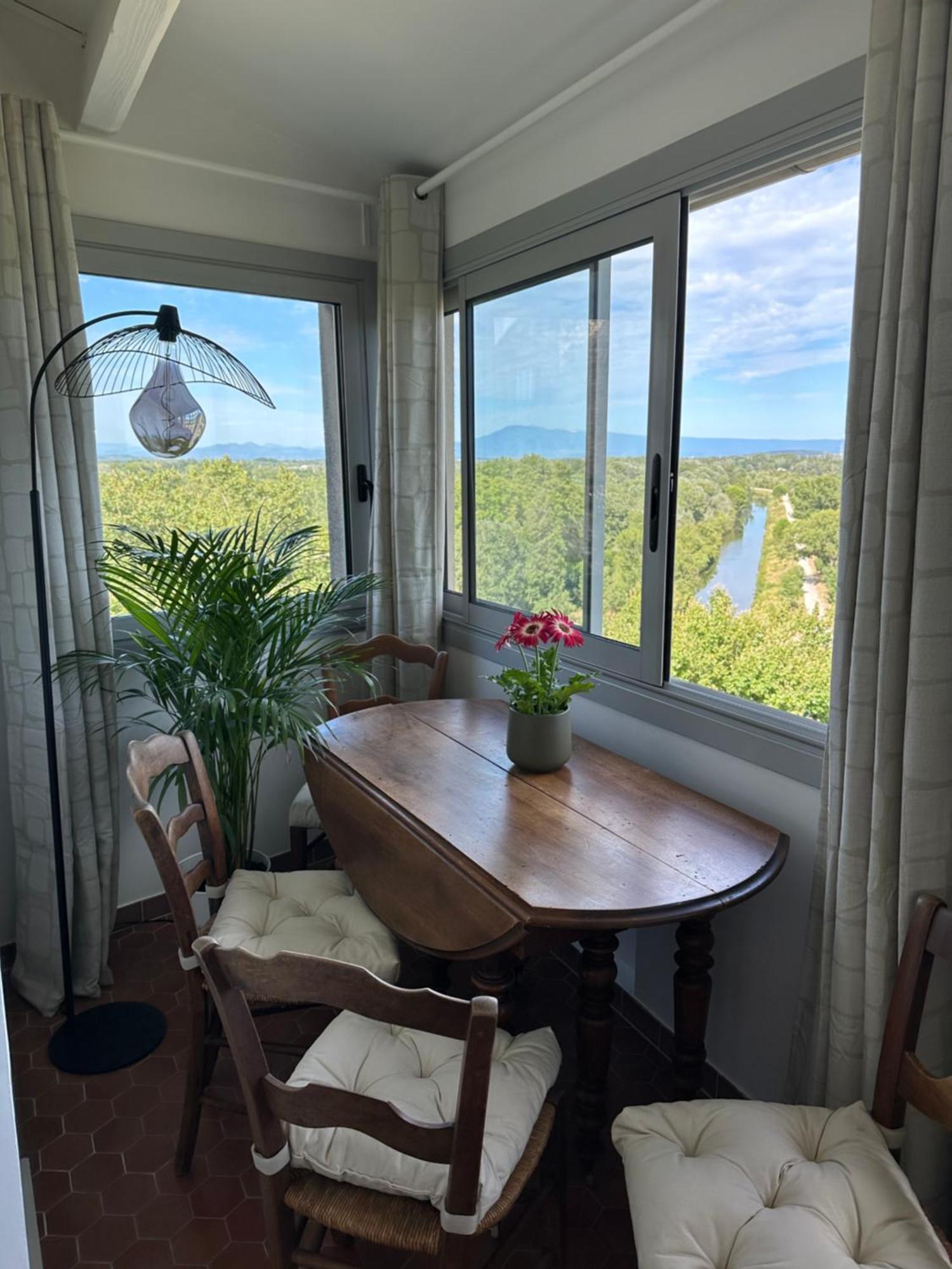 Charmante Petite Maison Avec Vue Panoramique, En Centre Historique, Proche D'Avignon, Ancienne, Renovee, Climatisee, Terrasse, Parking Public Gratuit ヴィルヌーヴ・レ・ザヴィニョン エクステリア 写真