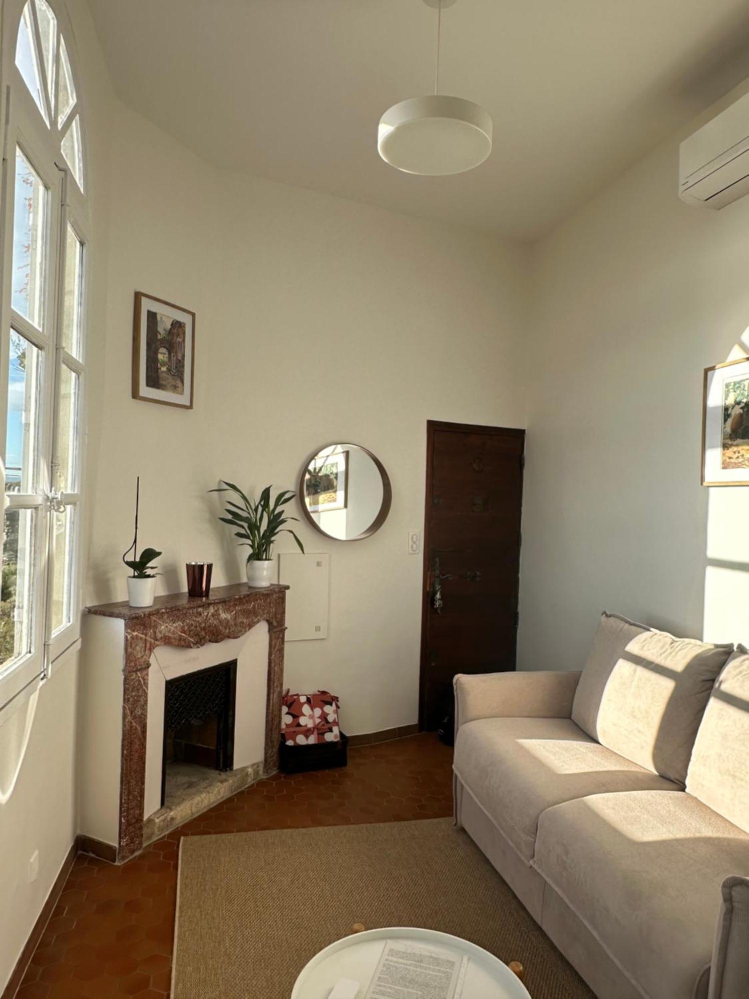 Charmante Petite Maison Avec Vue Panoramique, En Centre Historique, Proche D'Avignon, Ancienne, Renovee, Climatisee, Terrasse, Parking Public Gratuit ヴィルヌーヴ・レ・ザヴィニョン エクステリア 写真