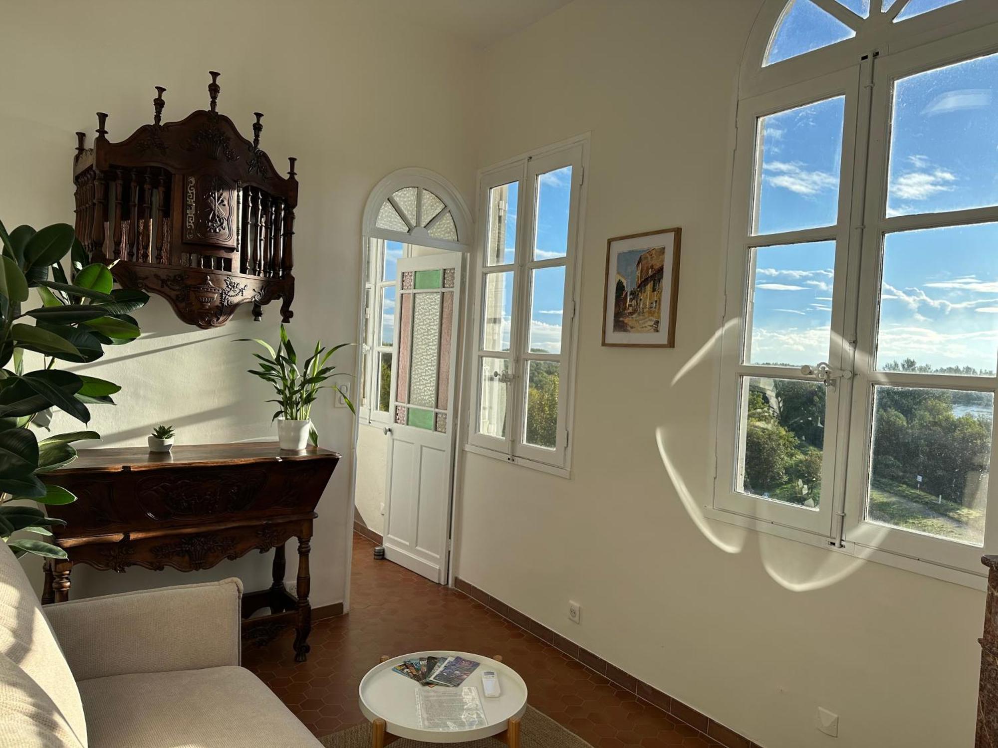 Charmante Petite Maison Avec Vue Panoramique, En Centre Historique, Proche D'Avignon, Ancienne, Renovee, Climatisee, Terrasse, Parking Public Gratuit ヴィルヌーヴ・レ・ザヴィニョン エクステリア 写真